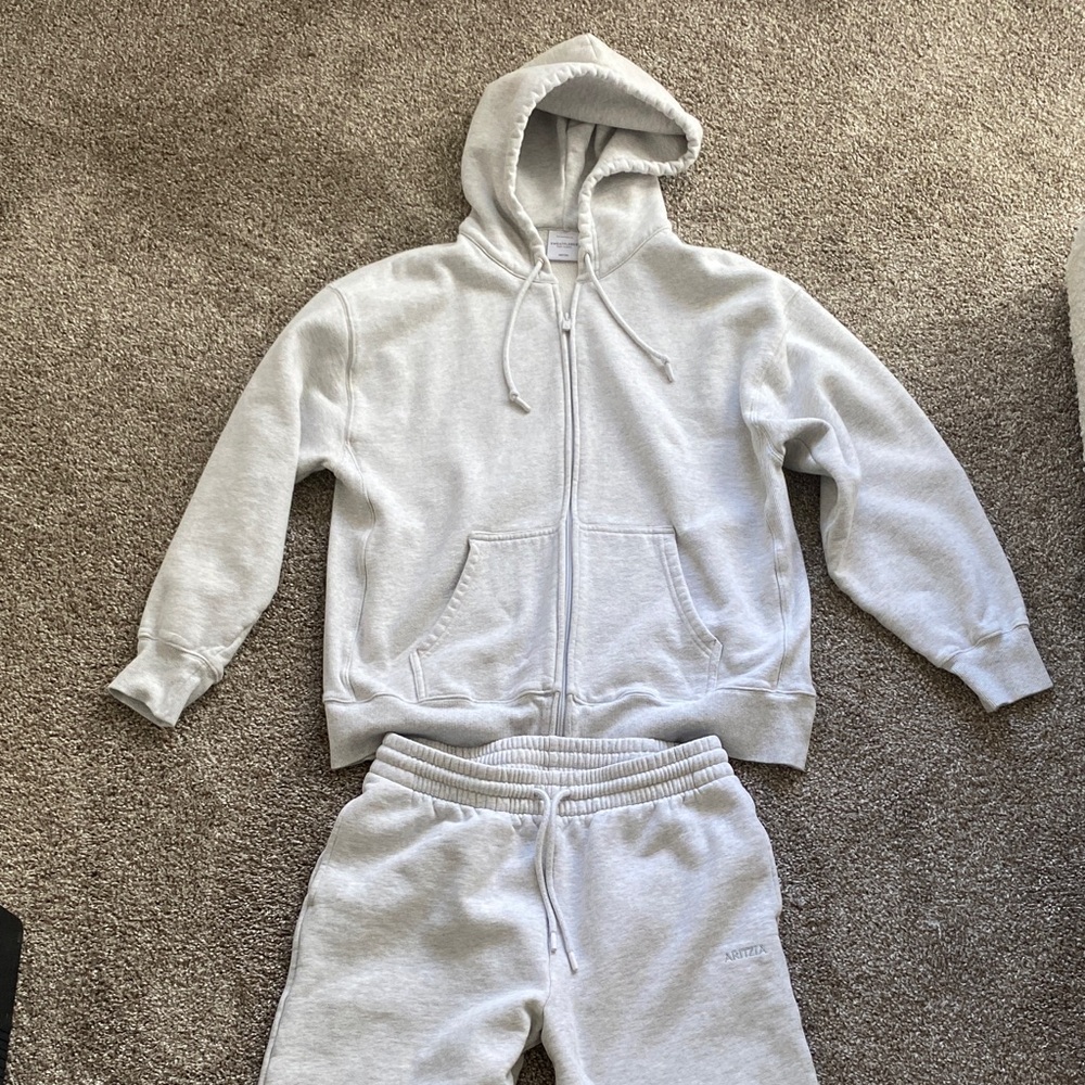Aritzia Cozy Sweatfleece boyfriend fit zip up hoodie & sweat pants set